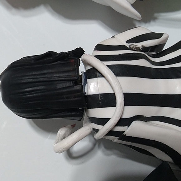 SALE! Demon Slayers Bundle Of 3 W/No Stands Included Great Condition - Picture 10 of 15